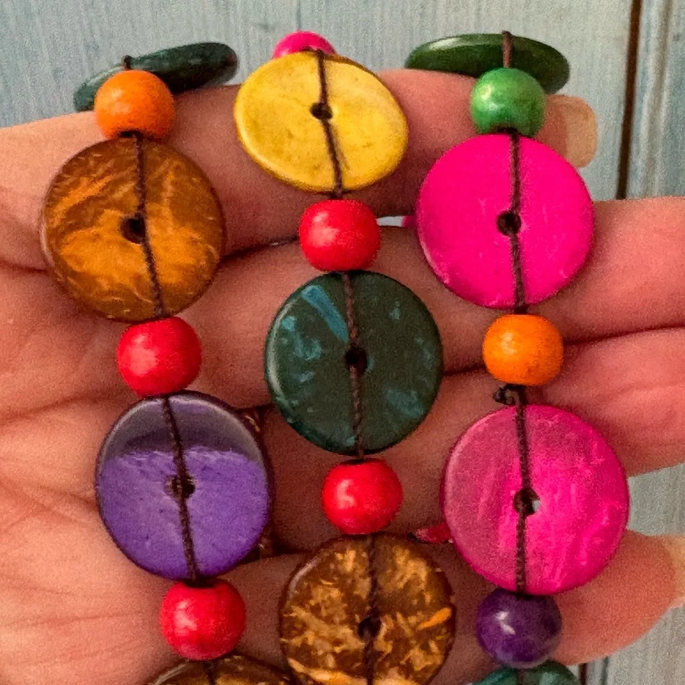 From Cape Town, South Africa a Very Colorful Beaded Necklace - Picture 3 of 10